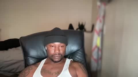 Snapshot of bigbackwoodcali chatting on December 9, 9:54 pm bigbackwoodcali online show from December 9, 9:54 pm