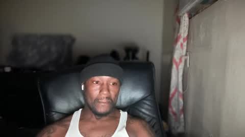 Snapshot of bigbackwoodcali chatting on October 6, 6:51 am bigbackwoodcali online show from October 6, 6:51 am