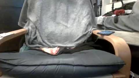 Snapshot of bigbagz2021 chatting on January 2, 5:24 am BigBagz online show from January 2, 5:24 am