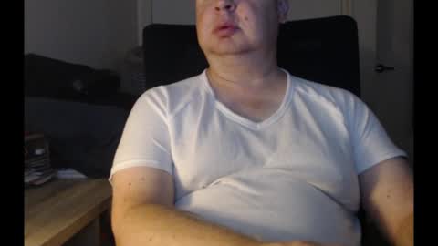 Snapshot of bighorn1981 chatting on February 24, 10:14 pm bighorn1981 online show from February 24, 10:14 pm