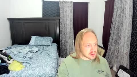 bigmike20129020 online show from September 22, 6:24 am