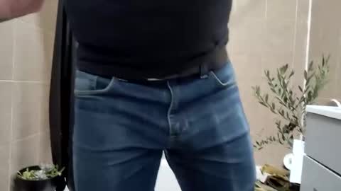 bigtopcircus online show from December 22, 3:47 am