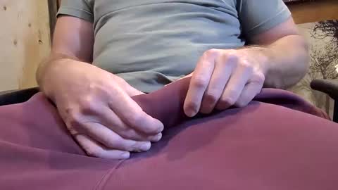 Snapshot of bigxdickxnick chatting on December 14, 1:39 am bigxdickxnick online show from December 14, 1:39 am