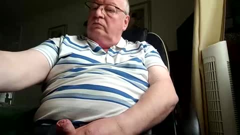 billlllllyb online show from April 21, 10:10 am