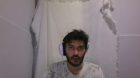 binhodm1 online show from December 3, 7:52 am