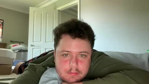 Snapshot of bisexualchubbyboy chatting on October 31, 3:30 am james online show from October 31, 3:30 am