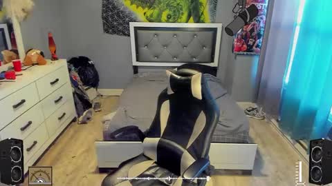 Plant Base Streamers From Pennsylvania online show from March 11, 10:31 pm