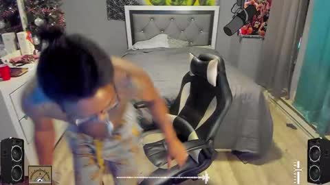 Plant Base Streamers From Pennsylvania online show from December 18, 12:43 am