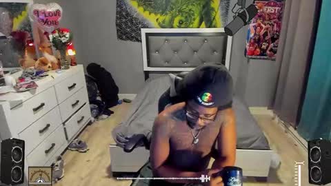 Plant Base Streamers From Pennsylvania online show from February 14, 12:30 am