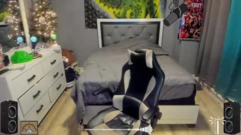 Plant Base Streamers From Pennsylvania online show from December 6, 11:47 pm