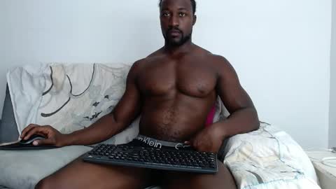 Twtter 1MikeBeckford            Onlyfns beckfordmike online show from April 12, 4:19 pm