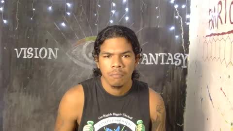 i am D.L online show from December 18, 11:13 am