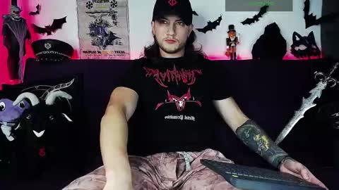 Snapshot of blackwolf_6 chatting on October 20, 7:40 pm Dave online show from October 20, 7:40 pm