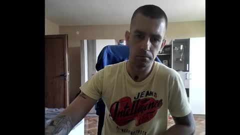 Runaway online show from October 31, 1:47 pm