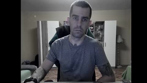 Runaway online show from December 15, 8:15 pm