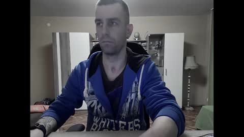 Runaway online show from February 14, 8:15 pm