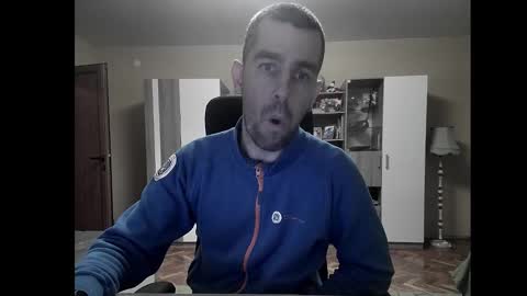 Runaway online show from December 10, 3:33 pm