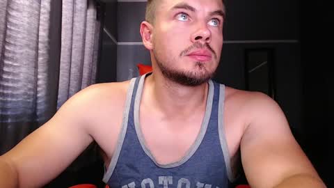Snapshot of blueeyeboy0 chatting on December 6, 1:33 pm blueeyeboy0 online show from December 6, 1:33 pm