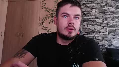 Snapshot of blueeyeboy0 chatting on October 20, 8:07 am blueeyeboy0 online show from October 20, 8:07 am