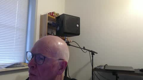 Snapshot of blueeyesn8 chatting on October 21, 8:06 am blueeyesn8 online show from October 21, 8:06 am