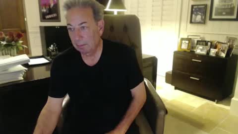 Snapshot of blueisles chatting on January 6, 11:09 pm blueisles online show from January 6, 11:09 pm