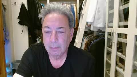 Snapshot of blueisles chatting on January 4, 10:16 am blueisles online show from January 4, 10:16 am