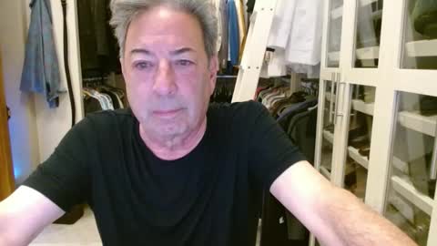 Snapshot of blueisles chatting on December 9, 9:06 am blueisles online show from December 9, 9:06 am