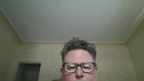 Snapshot of bluemoose70 chatting on December 4, 5:22 pm bluemoose70 online show from December 4, 5:22 pm