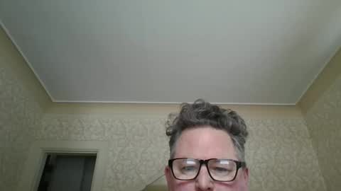 Snapshot of bluemoose70 chatting on December 3, 3:22 pm bluemoose70 online show from December 3, 3:22 pm