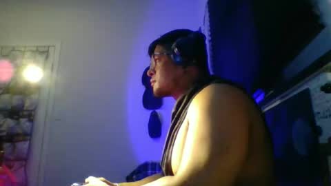 bluevegeta143 online show from March 4, 10:44 am