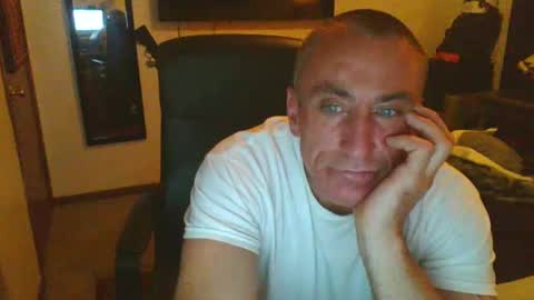 blueyesforyou2nit online show from October 21, 5:43 am