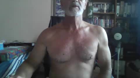 Snapshot of bobbgud chatting on October 12, 7:46 am Bobbgud online show from October 12, 7:46 am