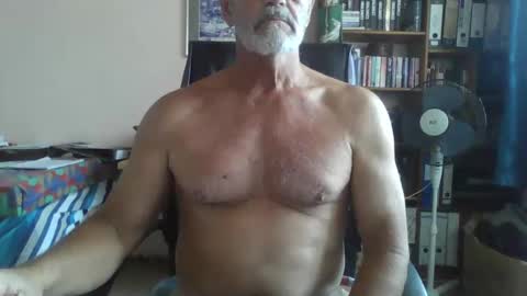 Snapshot of bobbgud chatting on September 14, 8:27 am Bobbgud online show from September 14, 8:27 am