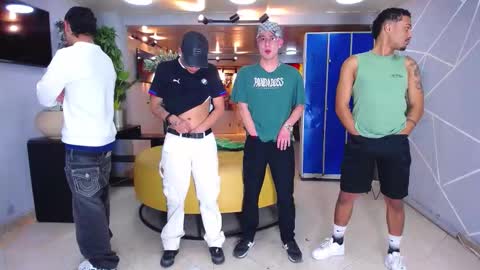 THOMAS AND DAMIAND online show from October 26, 5:09 am