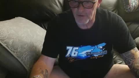 bostonguy1969 online show from April 14, 2:00 am