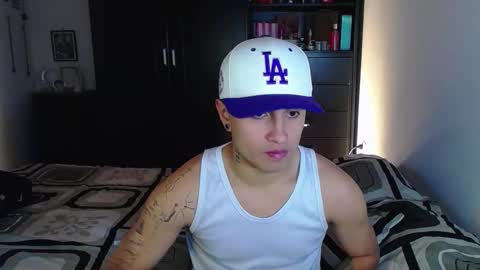 boy_nauthy online show from February 12, 11:33 pm