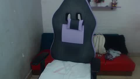 boy_tatto77 online show from December 22, 8:39 pm