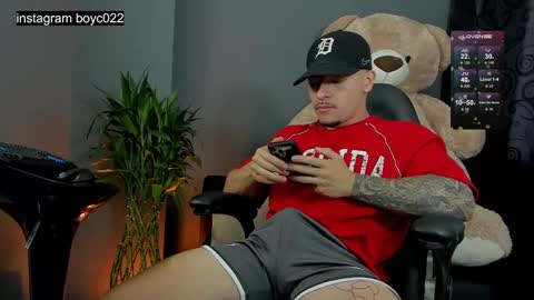 boyc02_ online show from March 6, 10:26 pm