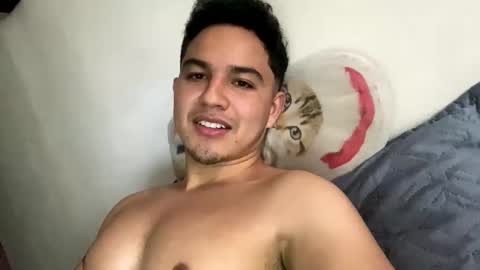 Snapshot of boyfit2023 chatting on December 22, 9:20 pm boyfit2023 online show from December 22, 9:20 pm