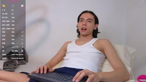 Snapshot of boytoy_dx chatting on September 14, 2:46 am David Val online show from September 14, 2:46 am