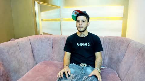 MAX online show from January 10, 9:42 pm