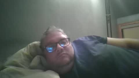 Snapshot of bozo81 chatting on October 3, 10:59 pm bozo81 online show from October 3, 10:59 pm