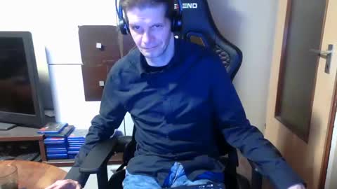 Snapshot of bponie1 chatting on January 3, 11:12 pm bponie1 online show from January 3, 11:12 pm