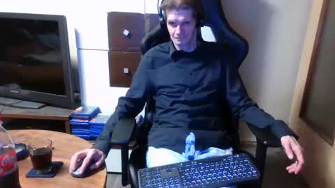 Snapshot of bponie1 chatting on December 4, 1:47 am bponie1 online show from December 4, 1:47 am