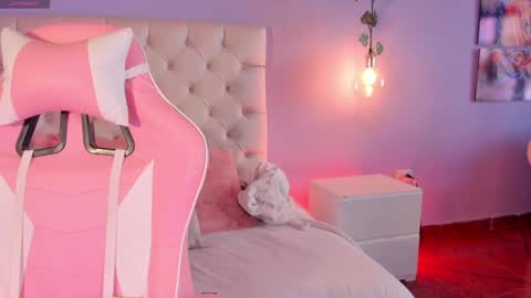   online show from January 10, 1:09 pm