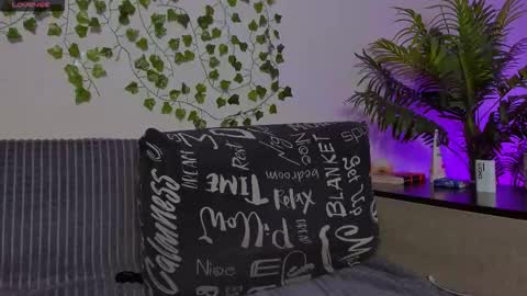 Johny Bravo online show from December 4, 2:57 pm