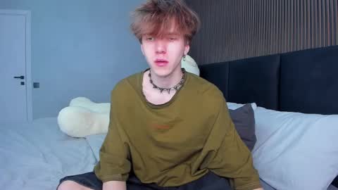 Snapshot of braxiboy chatting on February 22, 5:12 am Brax online show from February 22, 5:12 am