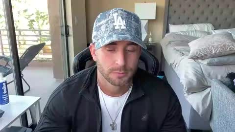 Brett Mycles online show from October 27, 10:45 pm