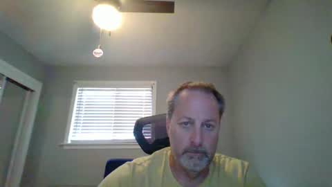 hey online show from April 15, 9:04 pm