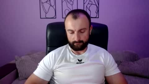 brindlefly69 online show from June 10, 10:28 am